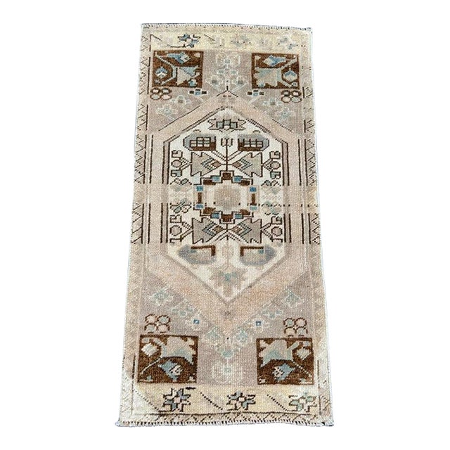 Turkish Yastik Rug 1'6" x 3'2" For Sale