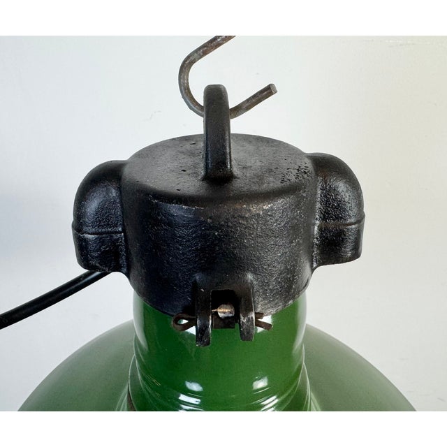 1960s Industrial Green Enamel Factory Pendant Lamp, 1960s For Sale - Image 5 of 18