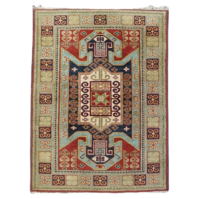 Rug with Graphic Pattern and Contrasting Colors For Sale
