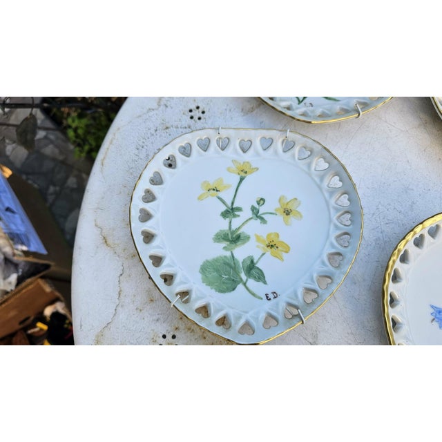Heart-Shaped Openwork Floral Plates by E.D, 1983, Set of 6 For Sale - Image 4 of 12