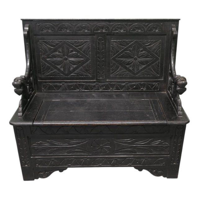 Carved Oak Box Settle with Geometric Design, Early 19th Century For Sale