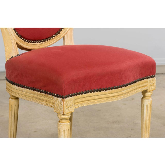 Antique French Louis XVI Style Painted Dining Chairs in Raspberry Velvet - Set of 8 For Sale - Image 11 of 18