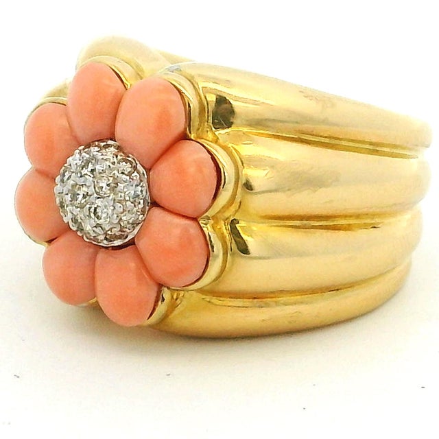 Vintage Italian Coral and Diamond Flower Ring in 18k Yellow Gold, Size 6 For Sale - Image 9 of 11