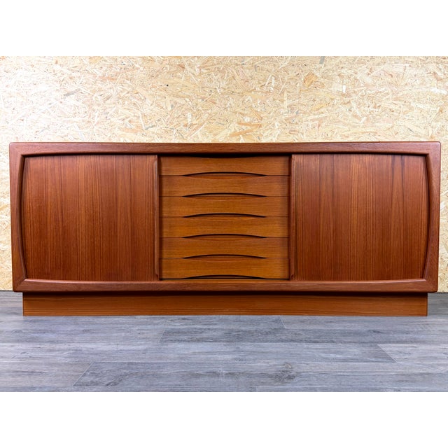 1960s/70s Teak Sideboard/Chest of Drawers/Credenza by Dyrlund, Made in Denmark Item: Sideboard Manufacturer: Dyrlund...