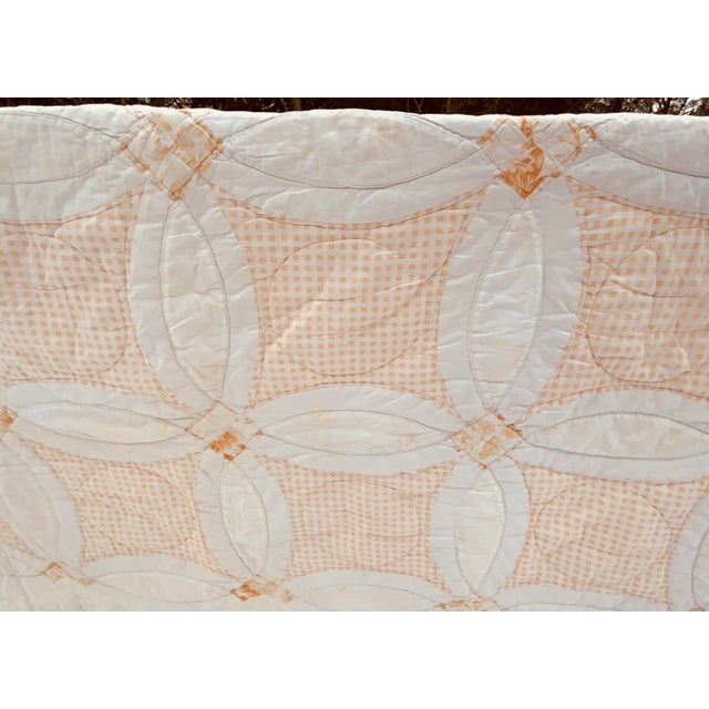 Charming 1920s Double Wedding Ring Quilt in Pale Yellow Gingham & Florals For Sale - Image 9 of 18