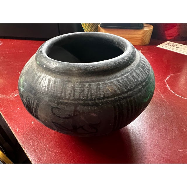Vintage Blackware Detailed Asian Style Pottery Bowl For Sale - Image 4 of 7