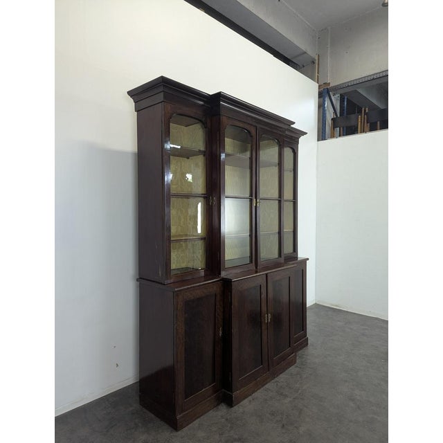 Vintage Flamed Mahogany Bookcase, in Very Good conditions.