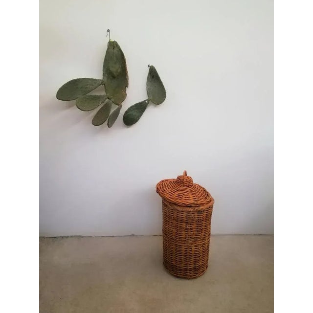 Large Italian Hand-Woven Willow Basket with Lid, 1950s For Sale - Image 14 of 18