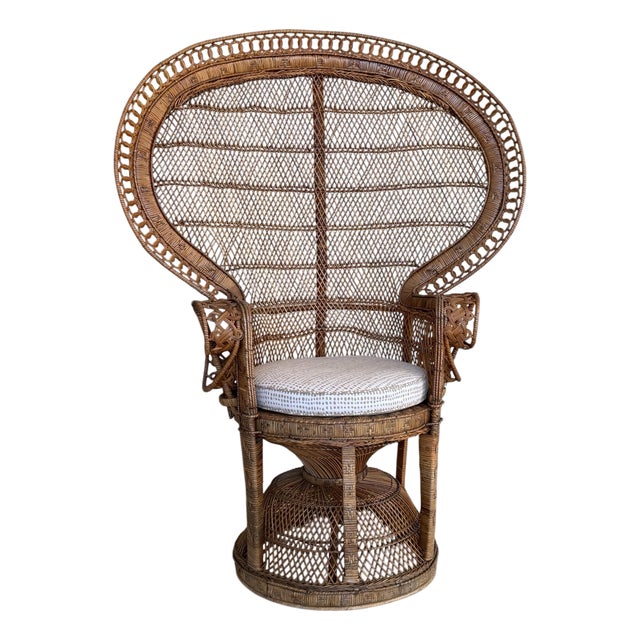 Vintage Mid-Century Bohemian Wicker & Rattan Peacock Fan Chair For Sale