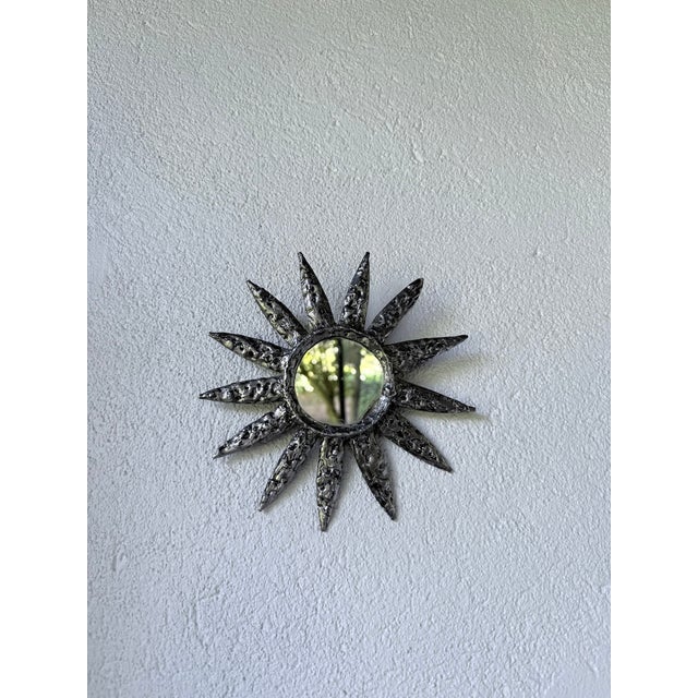 Brutalist Small Brutalist Round Sunburst Mirror in Hammered Metal, 1950s For Sale - Image 3 of 18
