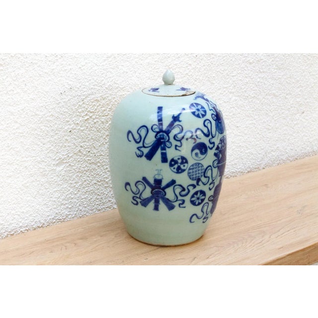 Blue & White Porcelain Lidded Jar For Sale - Image 4 of 11