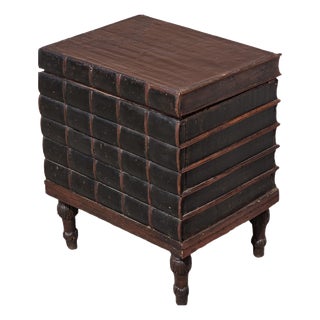 Louis XVI Venetian Book-Shaped Chest in Stained Fir and Leather, Late 18th Century For Sale