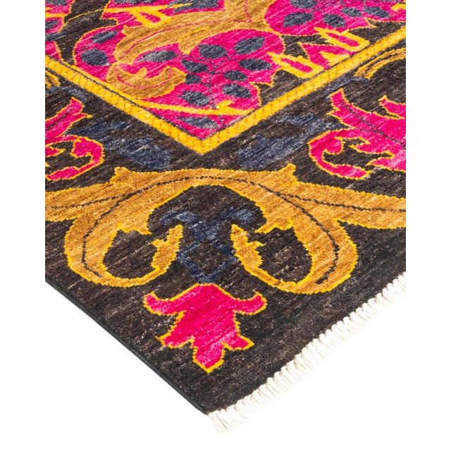 With simple, bold, yet informal designs and a broad palette of colors that ranges from earthy hues to brilliant gems, the...