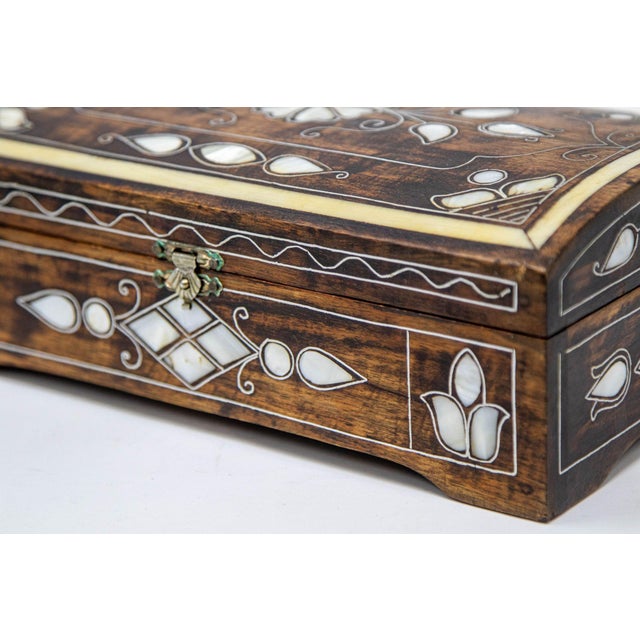 Mid 20th Century Anglo-Indian Mother of Pearl Inlaid Jewelry Box For Sale - Image 5 of 11