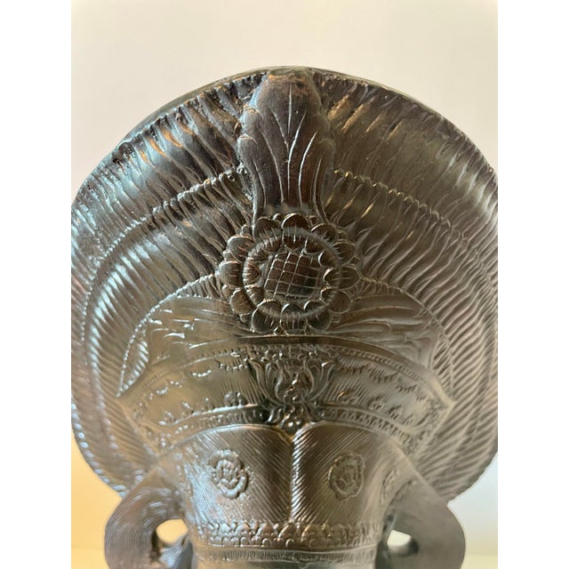 Mid-Century Modern 1930s Mid-Century Indochina Bien Hoa School Patinated Bronze Balinese Janger Dancer Bust For Sale - Image 3 of 10