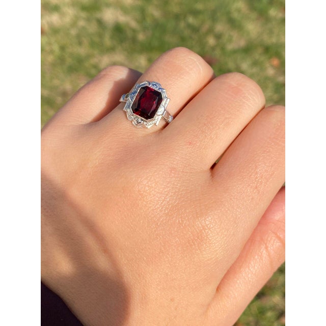 The Trinity River: Antique Art Deco Garnet Ring in White Gold For Sale - Image 11 of 11