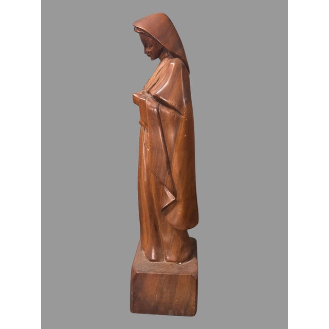 Vintage Hand Carved Wooden 17" Madonna Statue Sculpture Sacred Heart of Mary For Sale - Image 4 of 7
