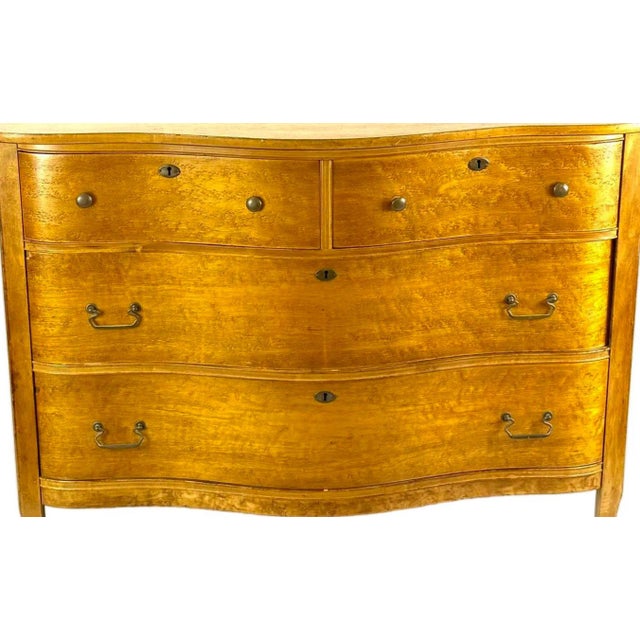 Late 19th Century Antique Late Victorian Birdseye Maple Serpentine Front Chest of Drawers For Sale - Image 5 of 10