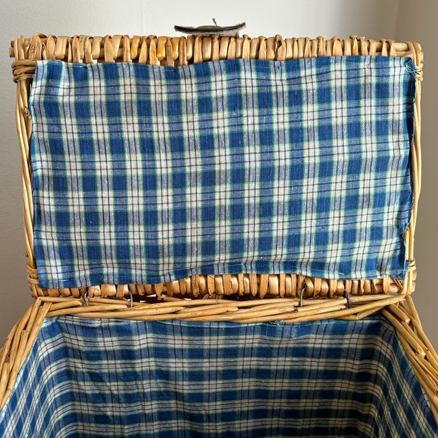 Mid-20th Century Wicker Picnic Basket For Sale - Image 11 of 12