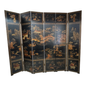 Early 20th Century Chinese Export Coromandel Six-Panel Folding Screen With Gilded and Hand Painted Chinese Daily Life