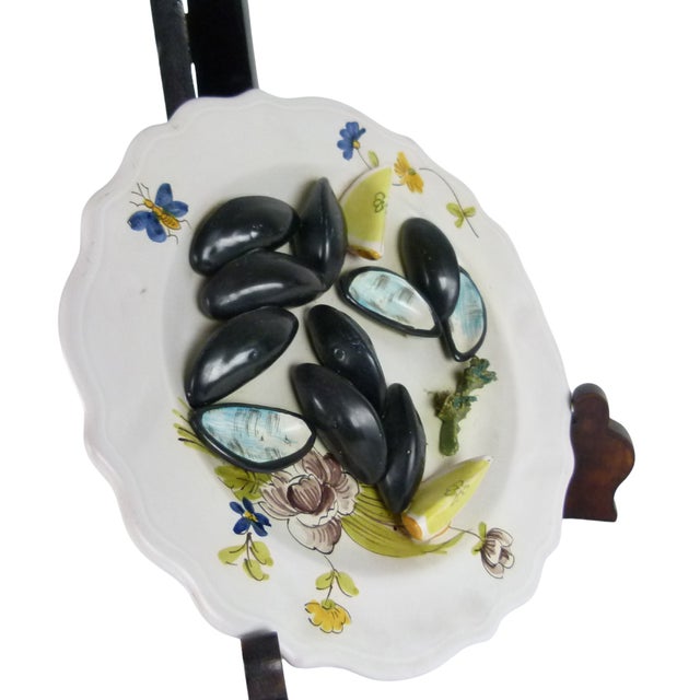 Mid-Century Italian Trompe L’Oeil Hand Painted Wall Plate by Peasant Village | Mussels & Lemon Wedges | Majolica For Sale - Image 4 of 11
