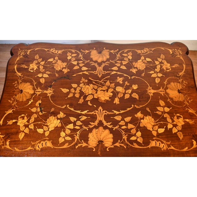 French 1890 Antique French Louis XV Mahogany & Marquetry Inlay Center Table Hall Table For Sale - Image 3 of 13