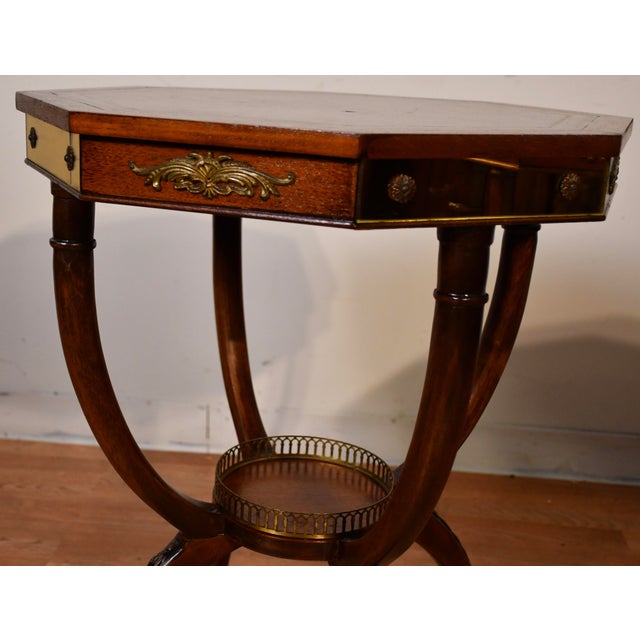 1930s English Regency Mahogany & Leather Top / Mirrored Pair of Side Tables / End Tables For Sale - Image 11 of 18