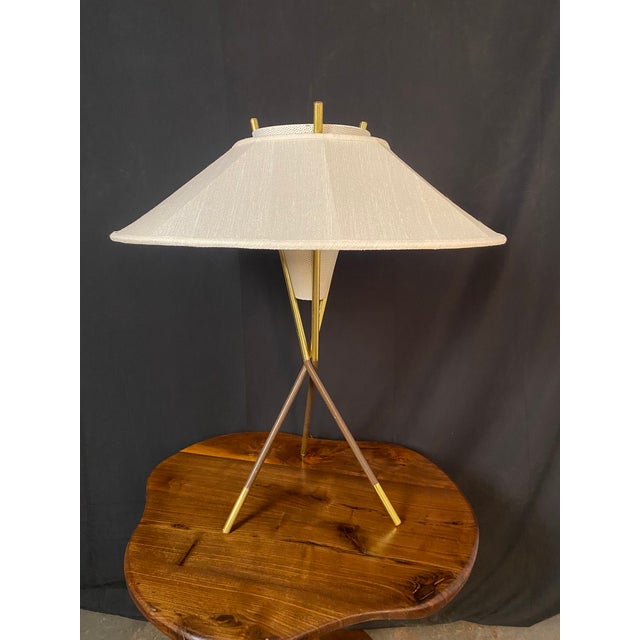Gerald Thurston 1950's Gerald Thurston Lightolier Tripod Lamp, Unmarked For Sale - Image 4 of 12