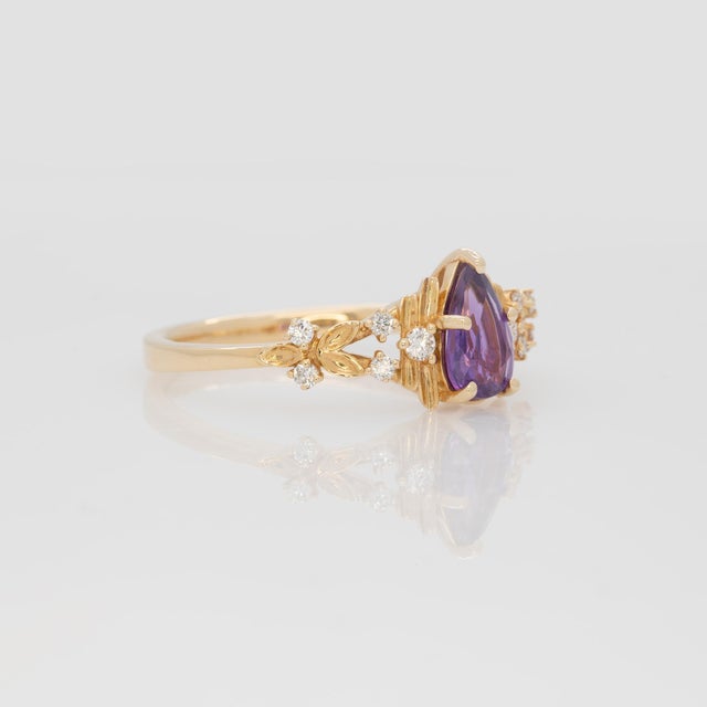 Purple Sapphire Ring With Earth Mined Diamonds Accents: Solid 14k Gold, Size 6.75 For Sale In Columbus - Image 6 of 8
