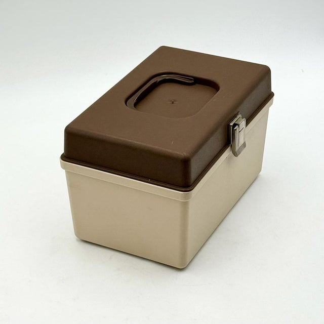 This storage box was produced by Curver in the Netherlands between the 1970s and early 1980s and combines functionality...