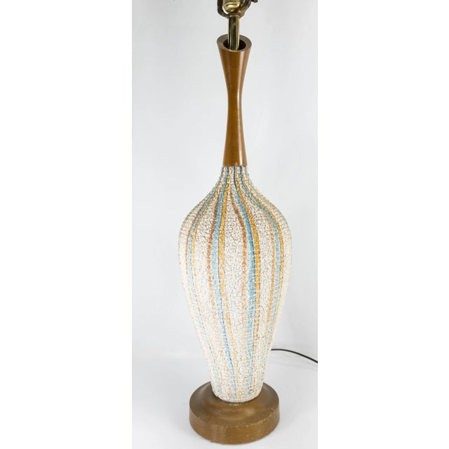 1960s Vintage Mid-Century Modern Ceramic Table Lamp For Sale - Image 4 of 11