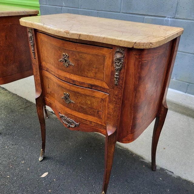 French French Louis XI Style Burl Wood Serpentine Side Chest Commode With Marble Top - a Pair For Sale - Image 3 of 12