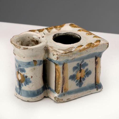 Majolica Inkwell and Dustpan For Sale - Image 4 of 9