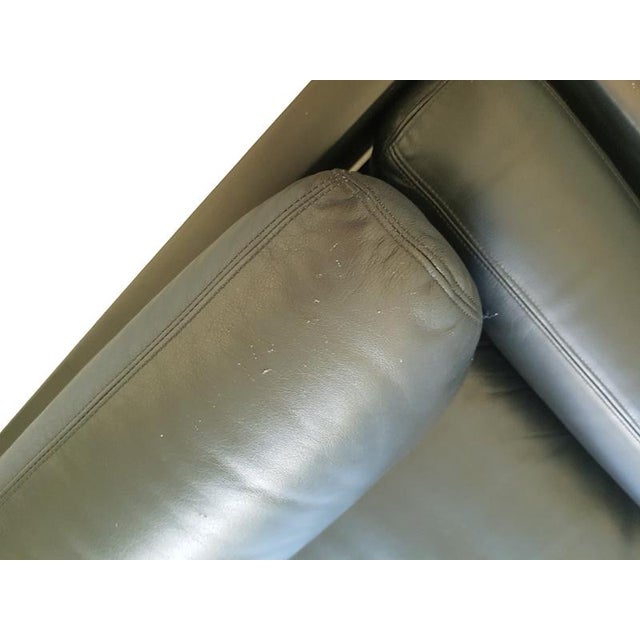 Mod. 920 Modular Sofas in Black Leather and Walnut by Afra & Tobia Scarpa for Cassina, 1967, Set of 2 For Sale - Image 6 of 18