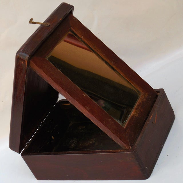 Wood Antique 19th Century Walnut Traveling Shaving Box With Folding Mirror - Gentleman's Dressing Box For Sale - Image 7 of 10