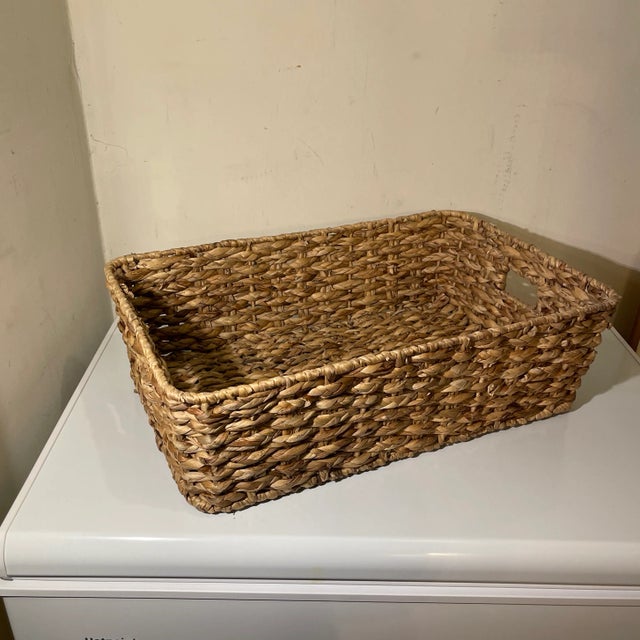 Contemporary Natural Braided Woven Basket Tray For Sale - Image 3 of 3