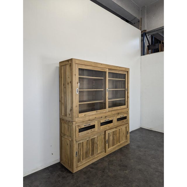 Vintage Industrial Pine Sideboard, in Very Good conditions.