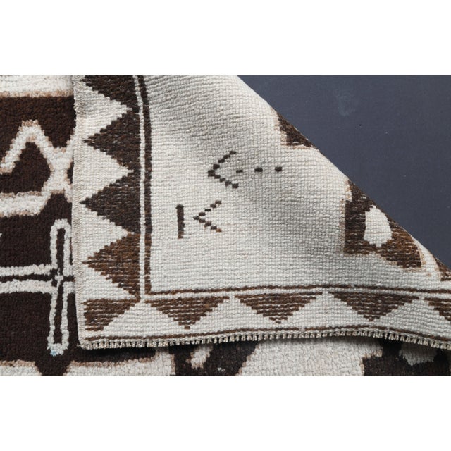 Vintage Turkish Oushak Handmade Wool Cotton White Runner Rug For Sale - Image 6 of 11