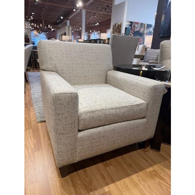 Mid-Century Modern Fit Accent Chair For Sale - Image 3 of 5