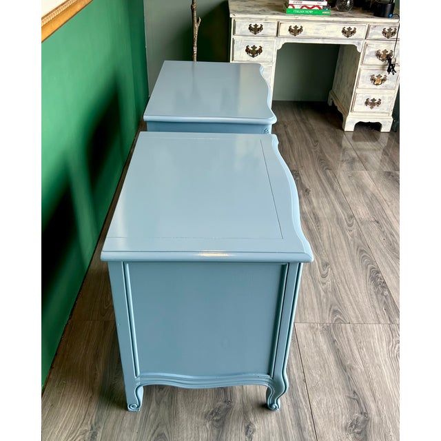 Wood 1970s Pair of French Provincial Light Blue Lacquered Nightstands For Sale - Image 7 of 15