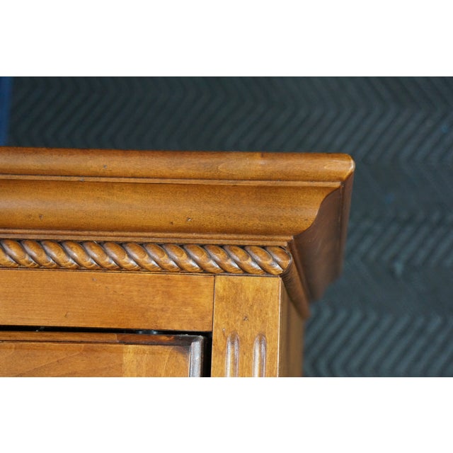 Late 20th Century Ethan Allen Country Crossing Maple Tv Media Entertainment Cabinet 17-9700 For Sale - Image 16 of 18