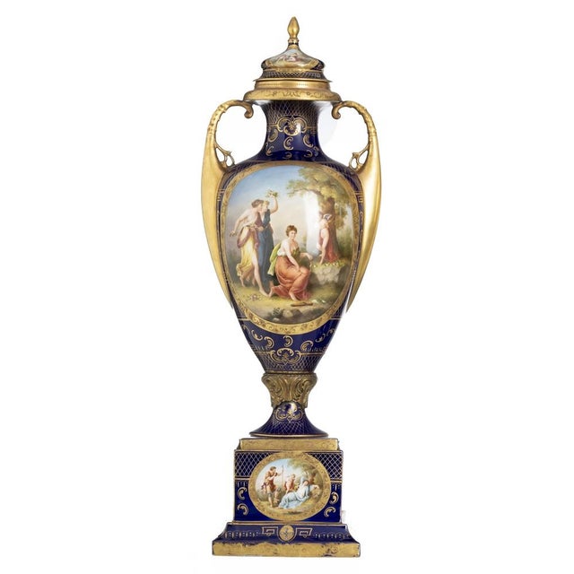Porcelain Vases with Lids from Royal Vienna, 19th Century, Set of 2 For Sale - Image 3 of 8