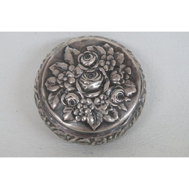Small Sterling Silver Round Pill Snuff Trinket Lidded Box Embossed Florals 5092b For Sale - Image 13 of 16