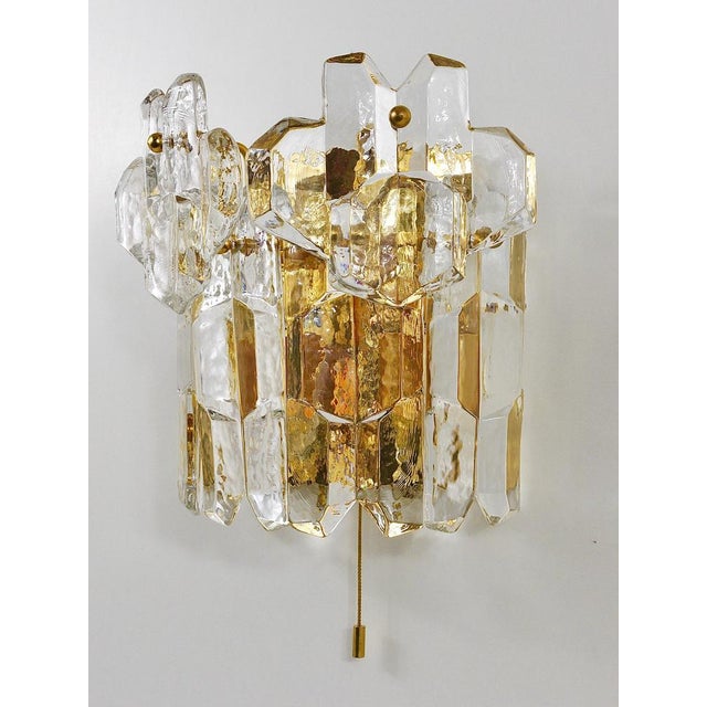 Metal Mid-Century Gilt Brass and Crystal Icicle Glass Scone attributed to J. T. Kalmar for Kalmar, 1970s For Sale - Image 7 of 18