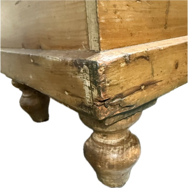 Wood 1860s English Pine Antique Ice Box With Zinc-Lined Interior on Turned Legs For Sale - Image 7 of 17
