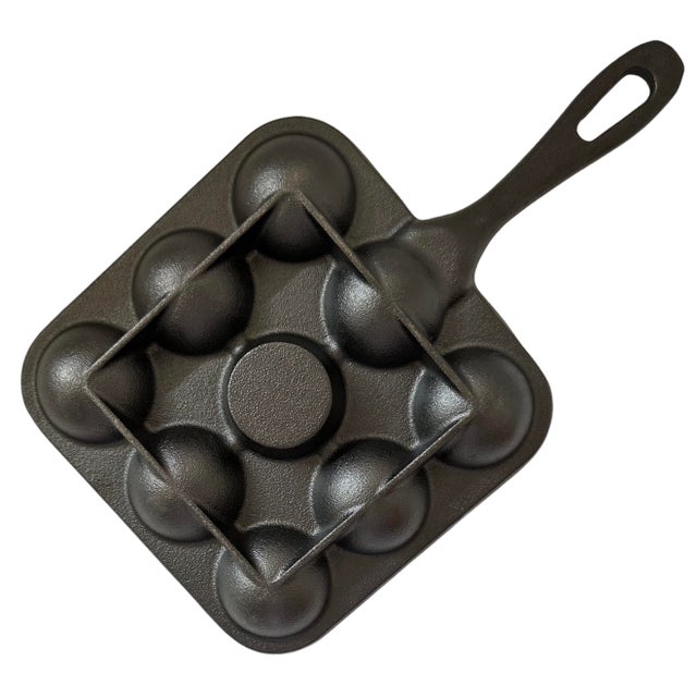 An all-around convenient stovetop grilling solution, this 6 inch square heavy-duty cast iron barbecue pan is perfect for...