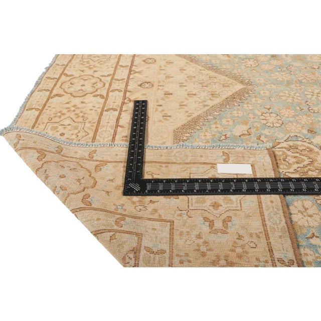 Early 20th Century Antique Persian Kerman Rug - 06'08 X 09'10 For Sale - Image 5 of 8