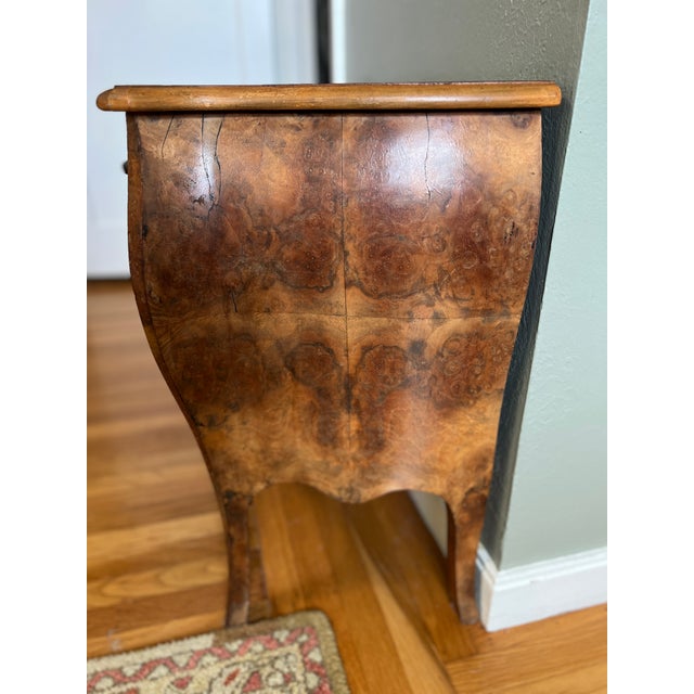 French 1950s Bombé Commode – Burl Walnut, Louis XV Style For Sale - Image 3 of 6