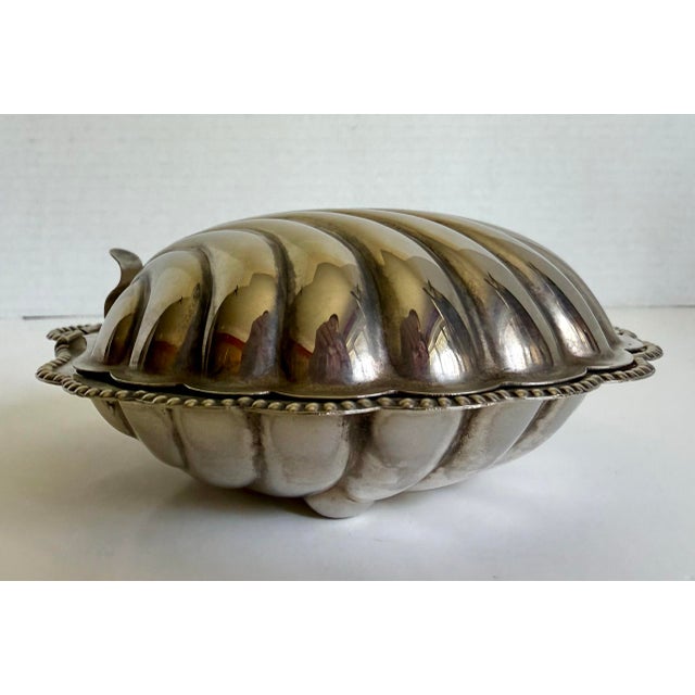 1920s English E & J Leek Silver Plate Clamshell Butter Dish With Glass Liner For Sale - Image 4 of 11