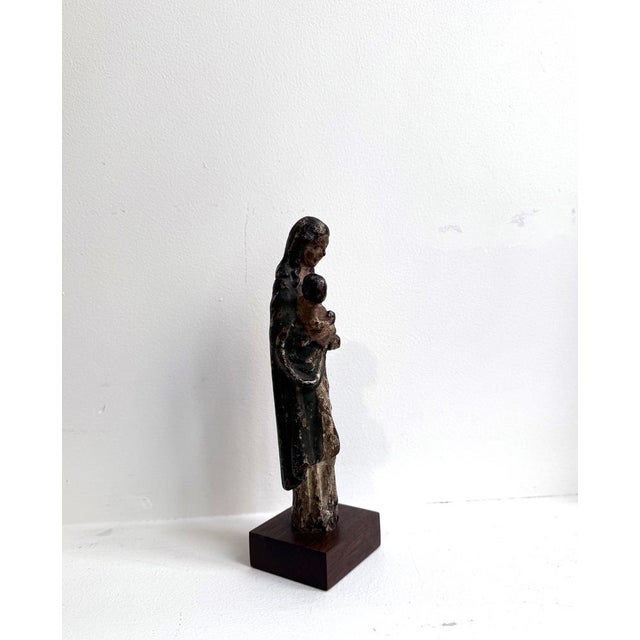 Wood 18th Century Virgin and Child in Polychrome Wood For Sale - Image 7 of 9